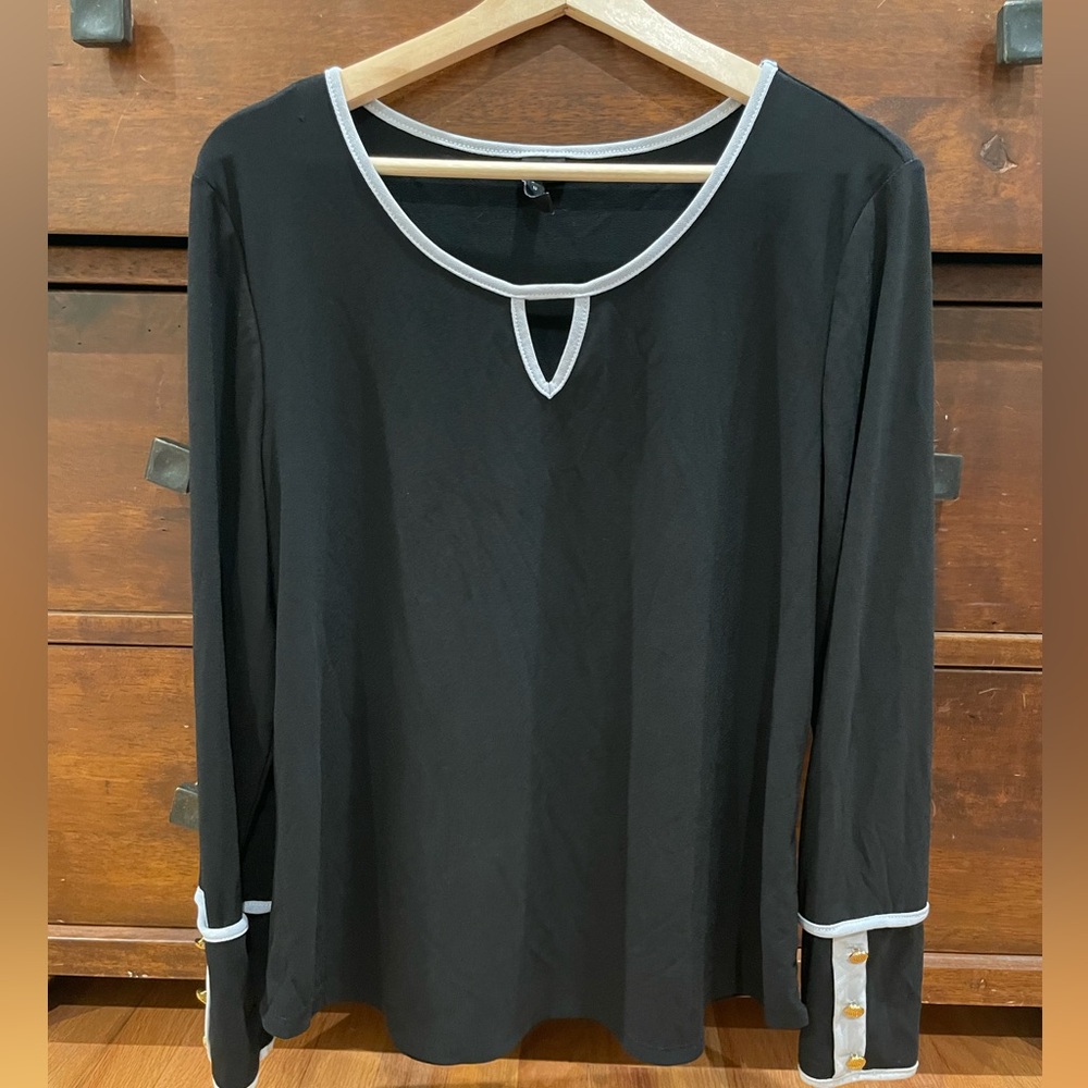 Zero 2 Eight long sleeve shirt, black with white piping, size XL.